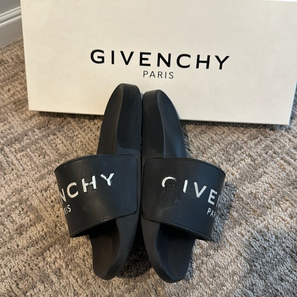 Givenchy Pool Slides - Picture 3 of 6